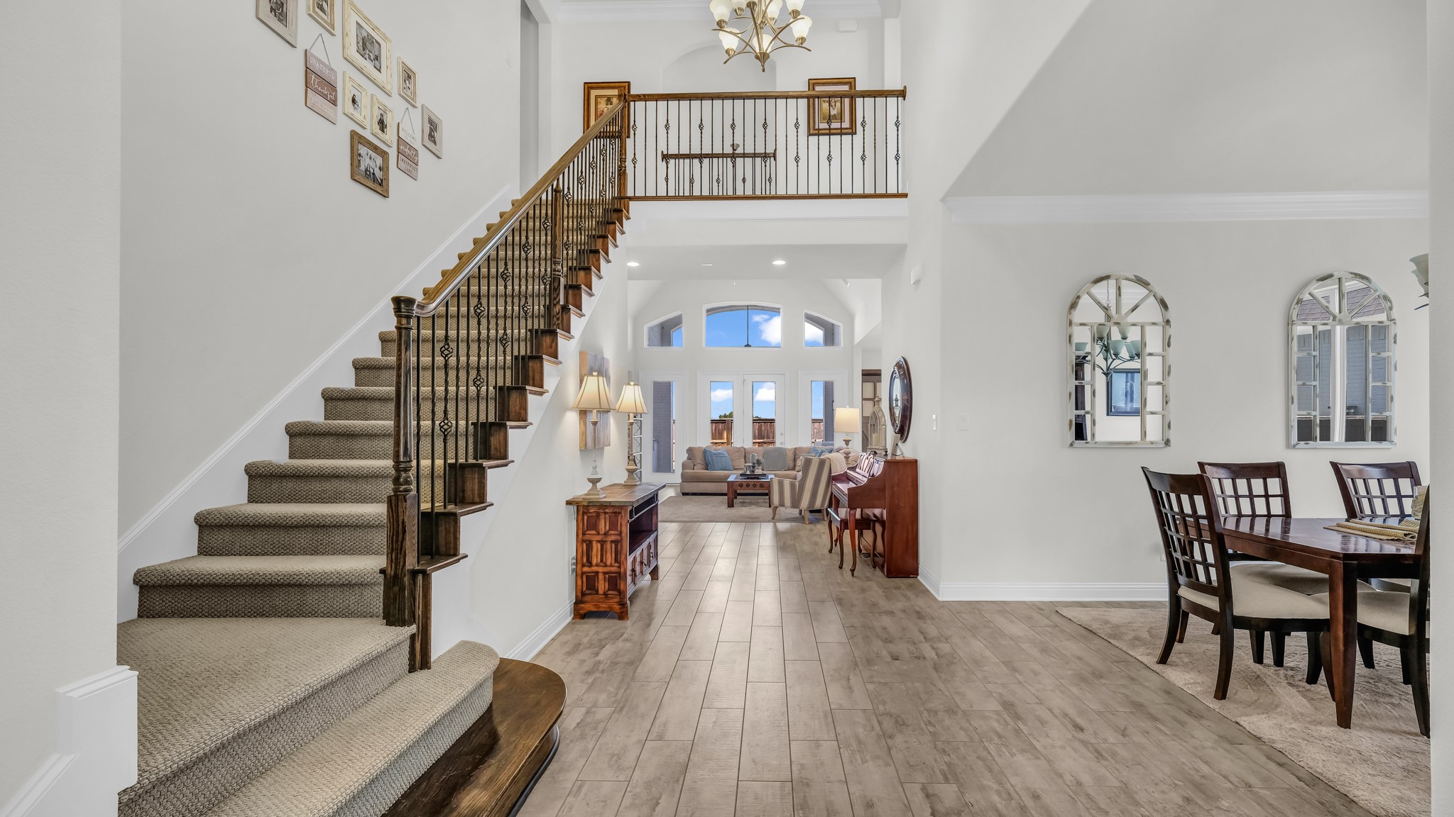 1709 Roundtree Circle E, Fort Worth, TX 76008 — photo 2