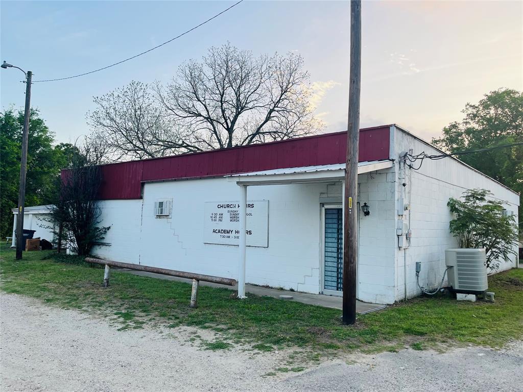 11558 FM 751 — photo