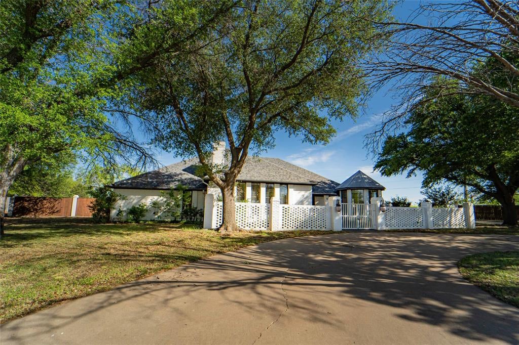 8 Chaparral Lane — photo
