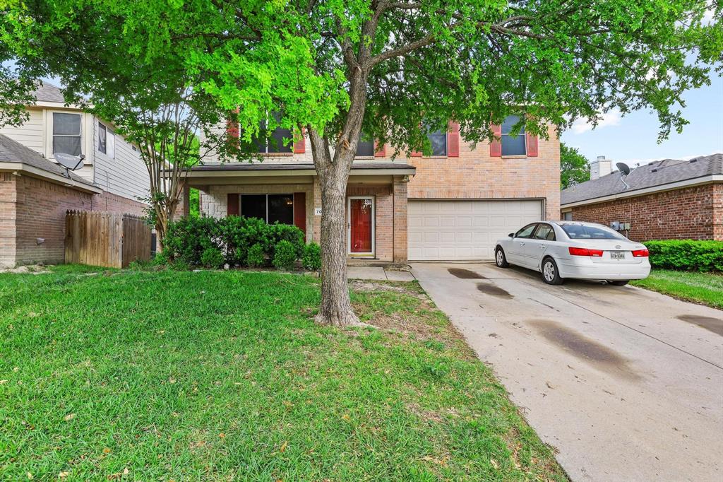 704 Acacia Drive — photo