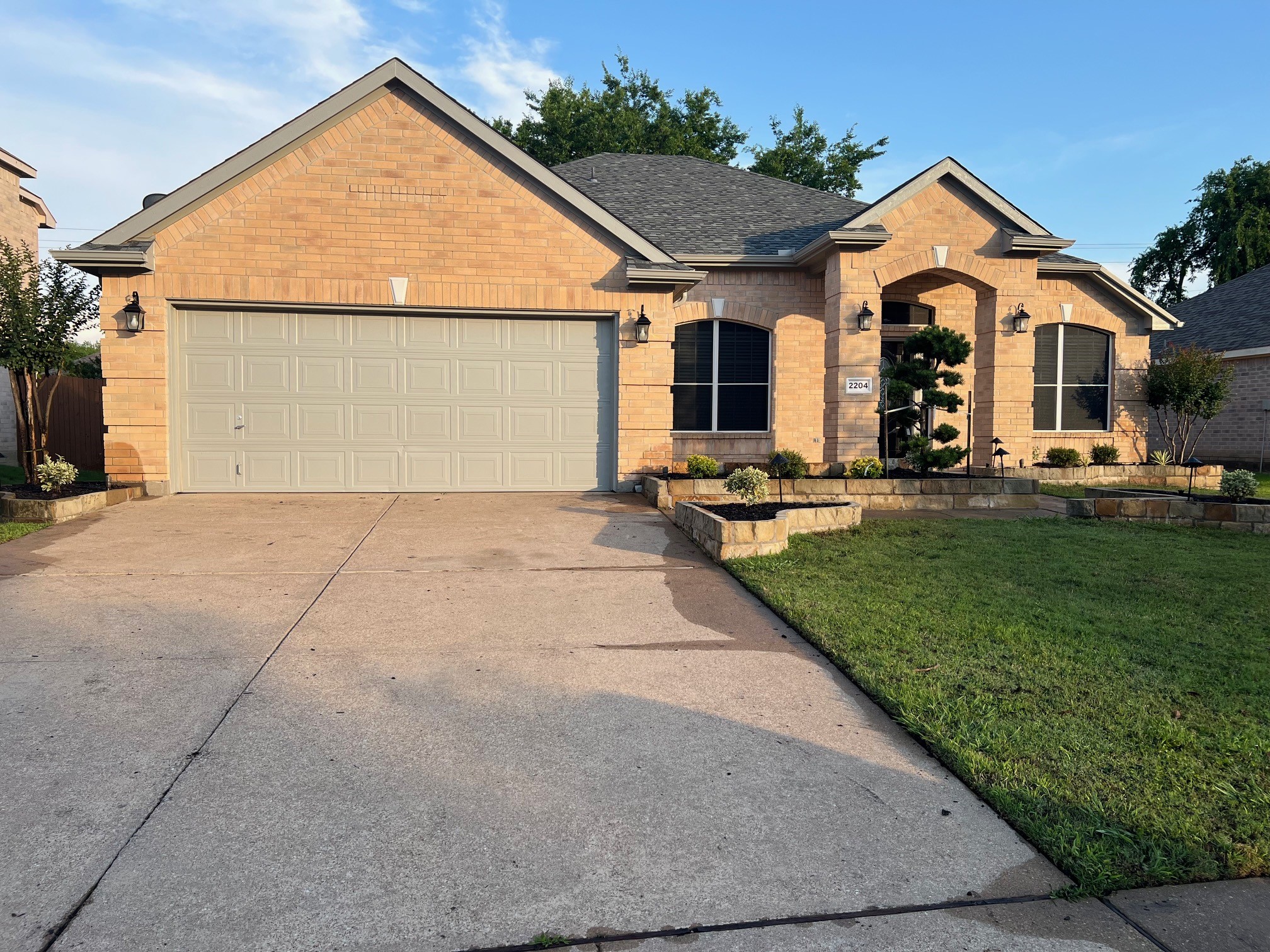 2204 Windcastle Drive — photo
