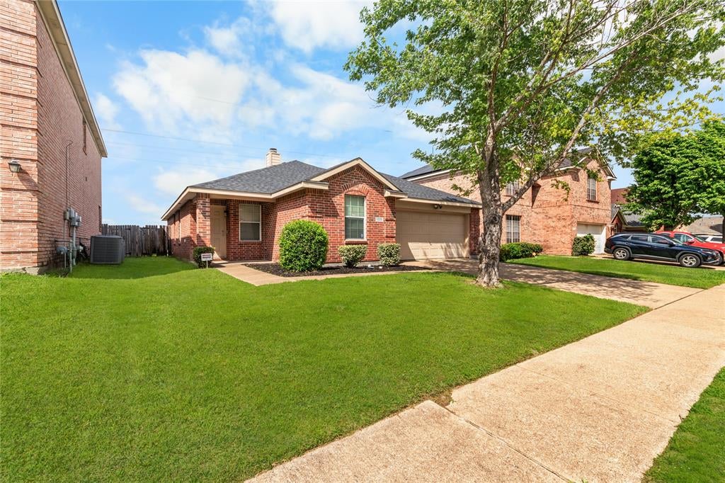 1225 Glencoe Drive — photo