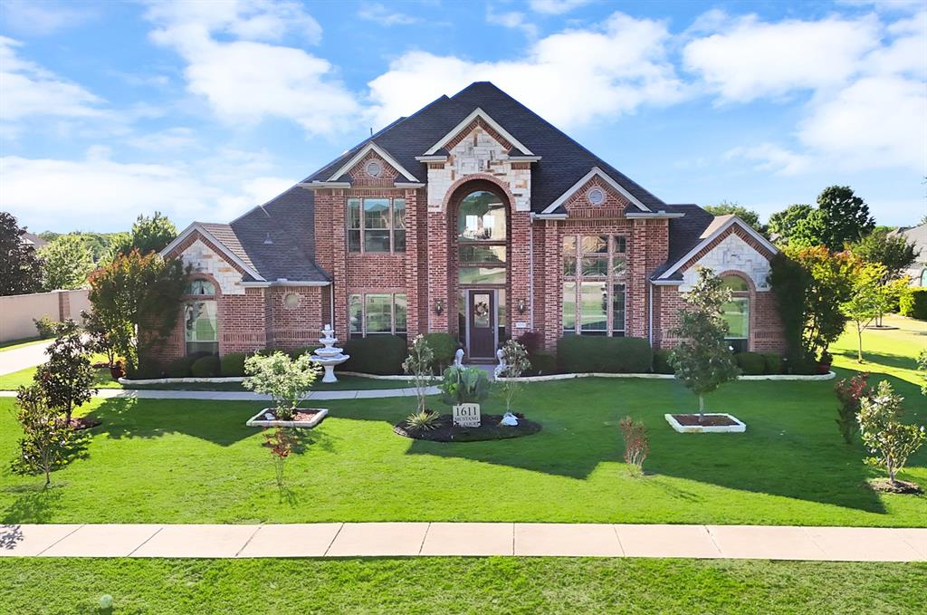 1611 Mustang Court — photo