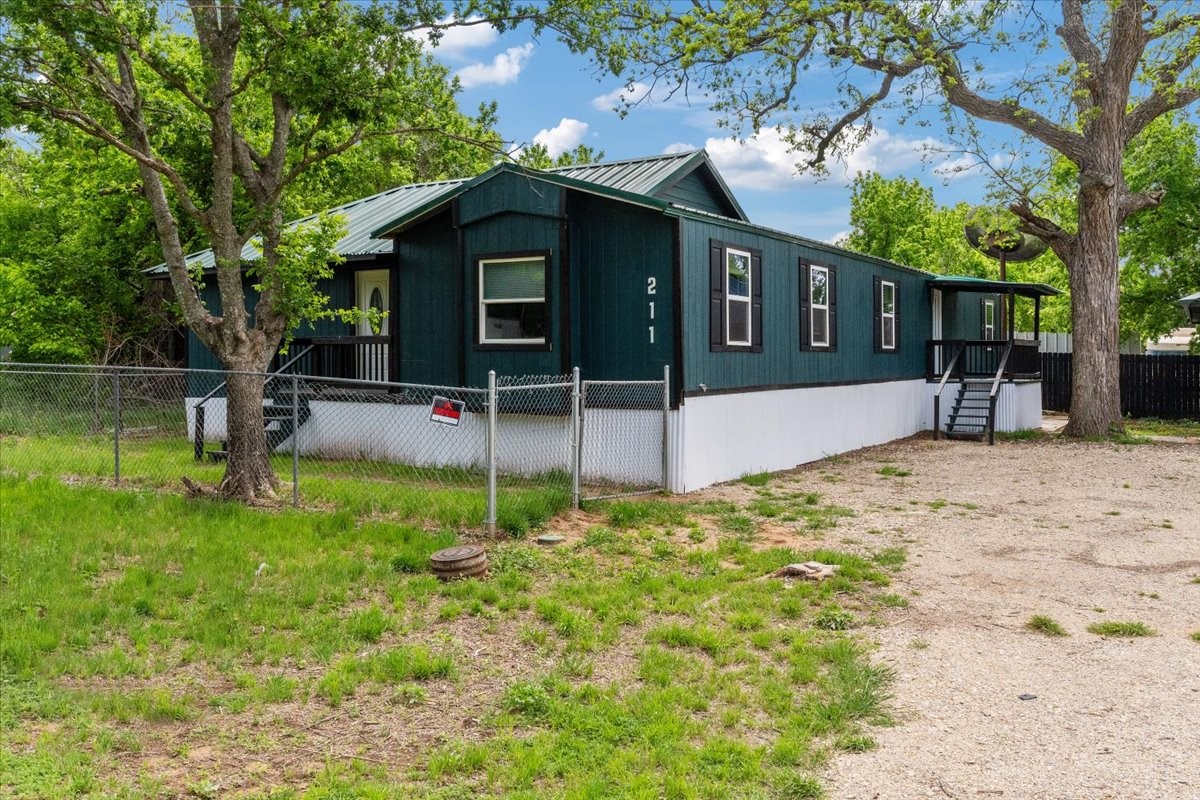 211 Kickapoo Trail, Weatherford, TX 76087 — photo 2