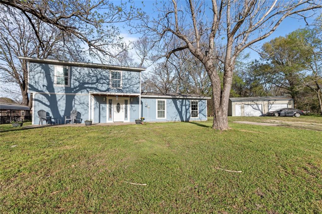 303 Whispering Oaks Trail — photo