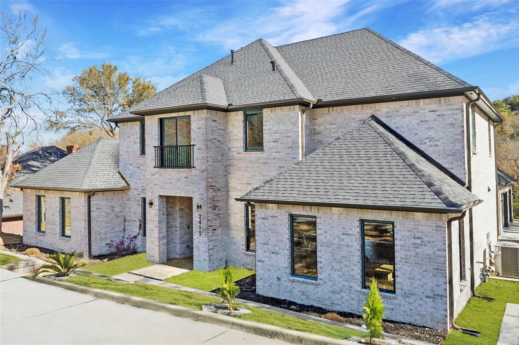 2415 Valley View Drive — photo