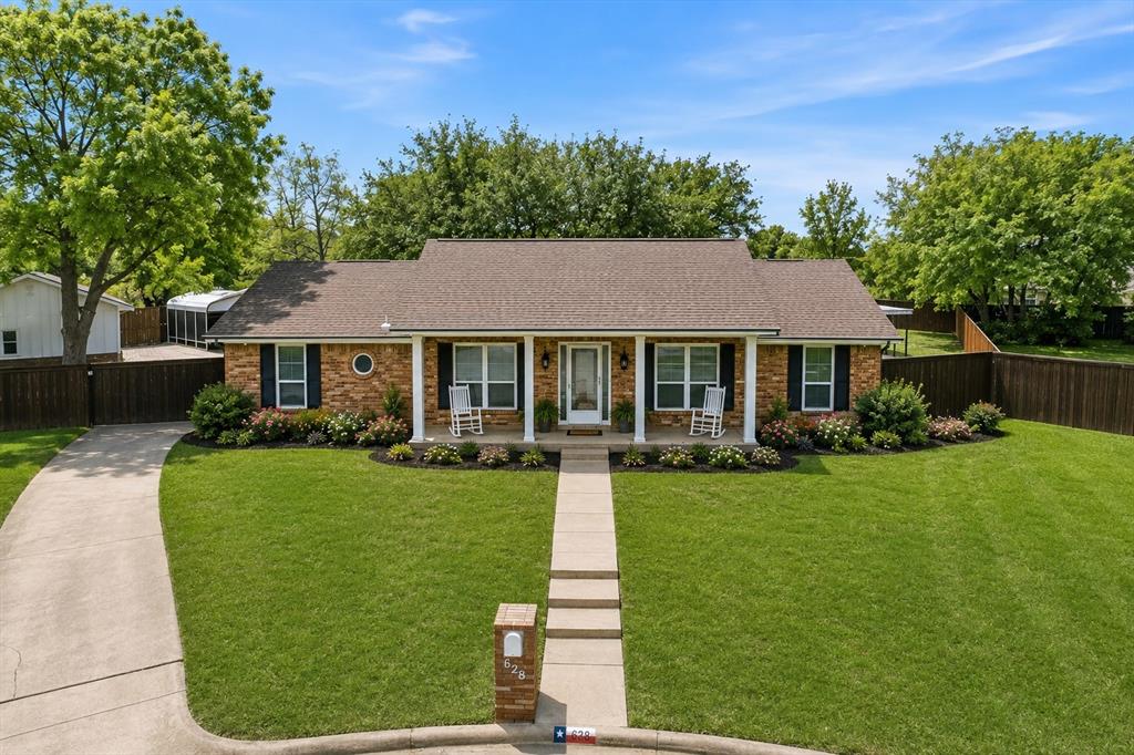 628 Robindale Court — photo