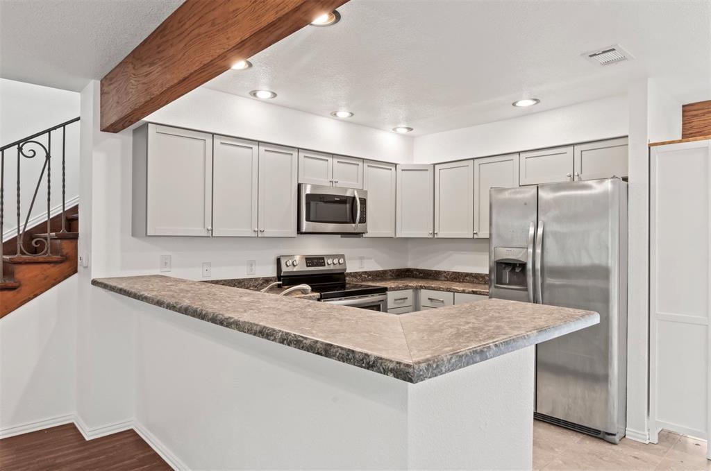 921 Bradleys Bend — photo