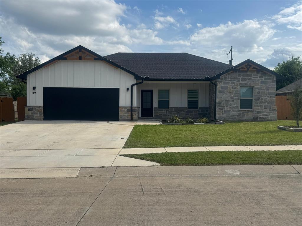 317 Lakeview Drive — photo