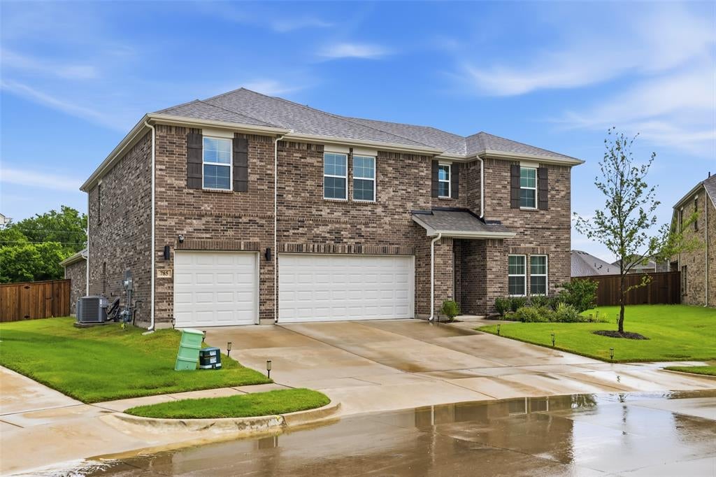 785 Vineyard Way — photo