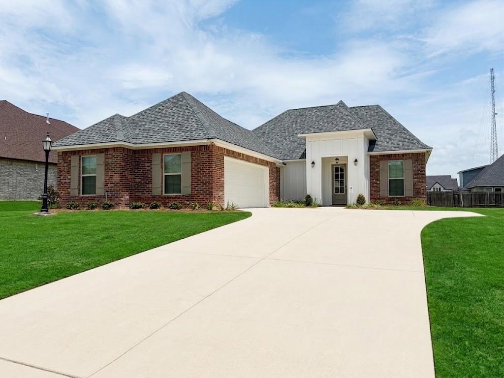 257 Woodcrest Drive — photo