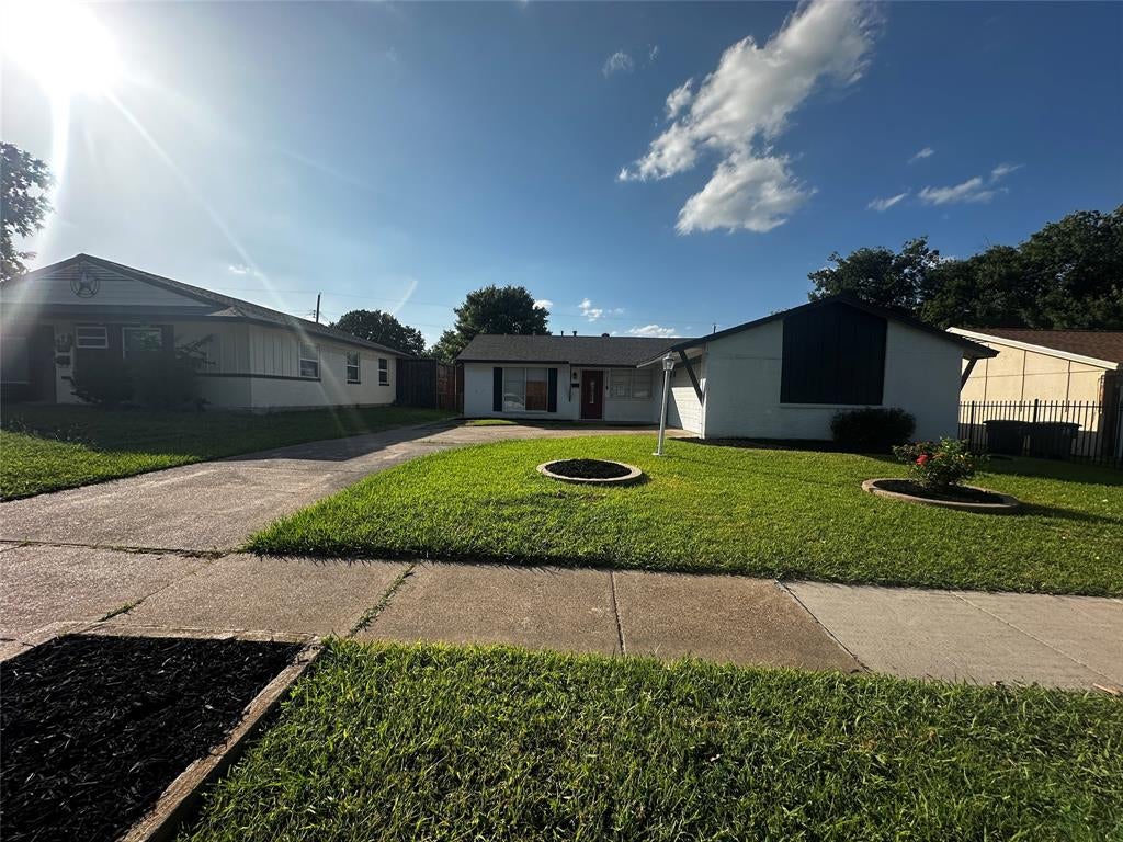 4111 Mehalia Drive — photo