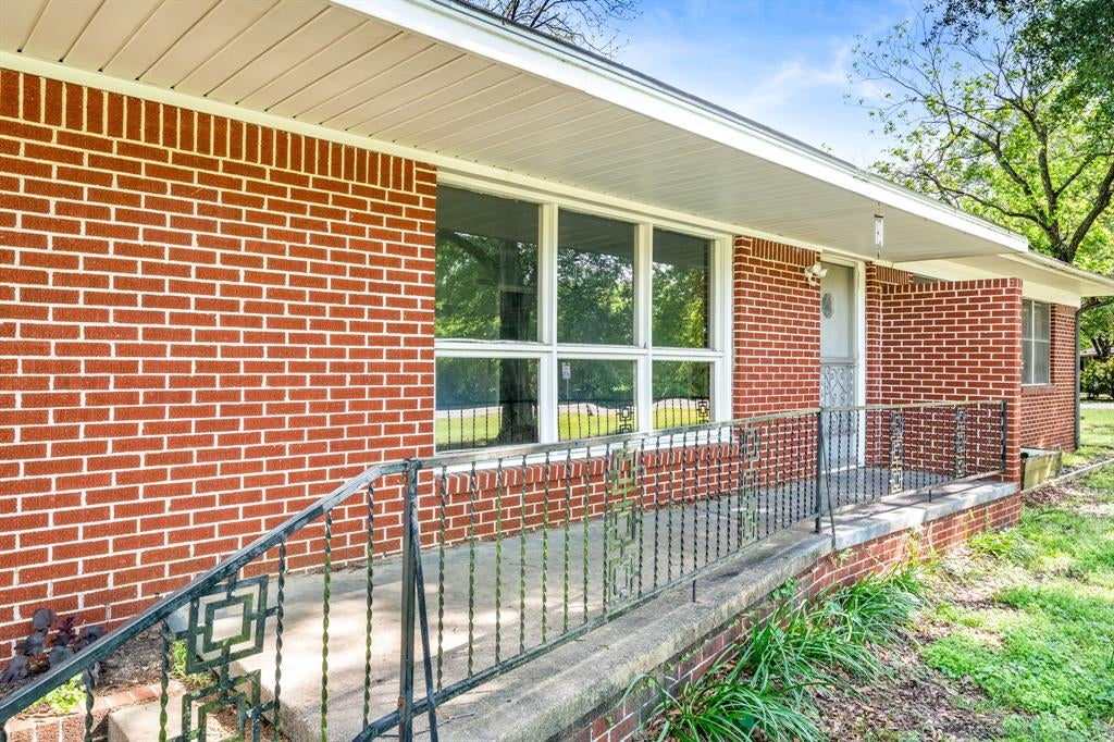 801 N Winnsboro Street — photo
