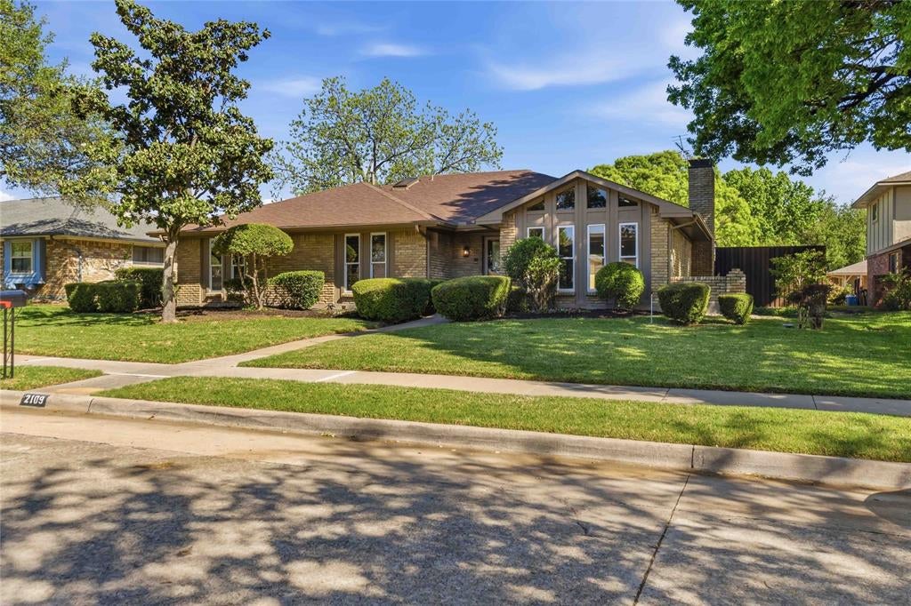 2109 Heather Hill Lane — photo