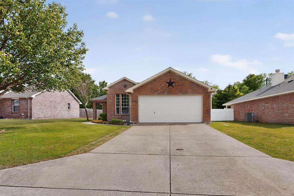 507 Oxford Loop — photo