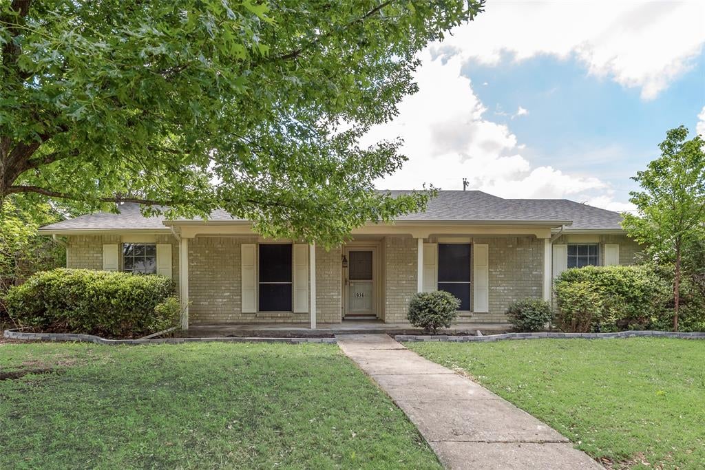 936 Mossvine Drive — photo