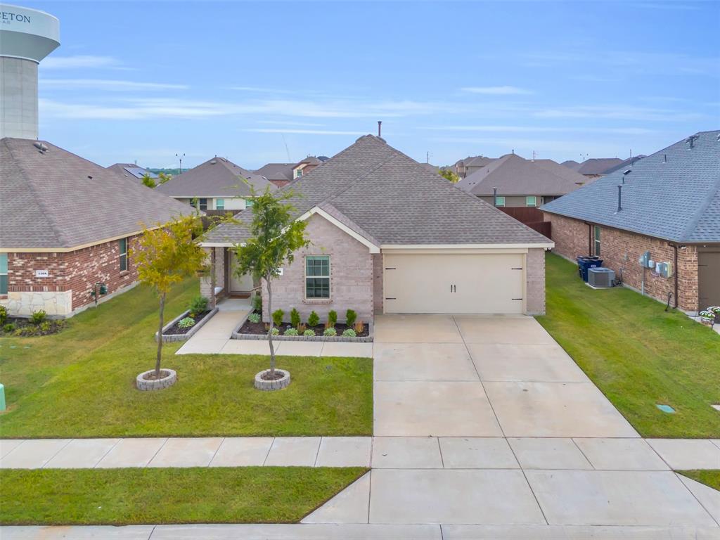 1106 Honey Maple Street — photo