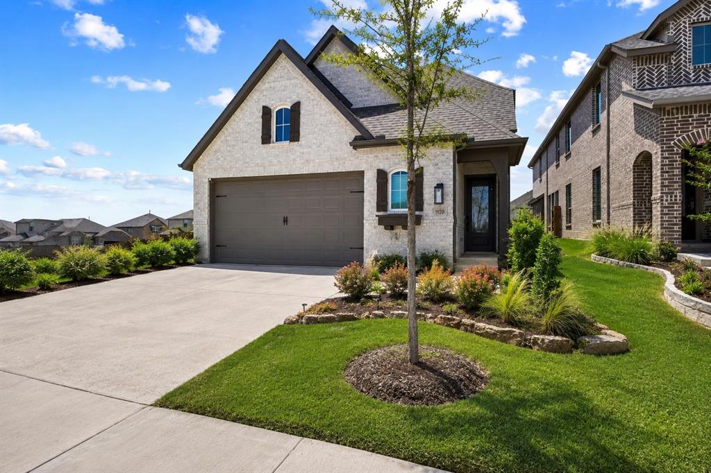 3920 Aqua Lane — photo