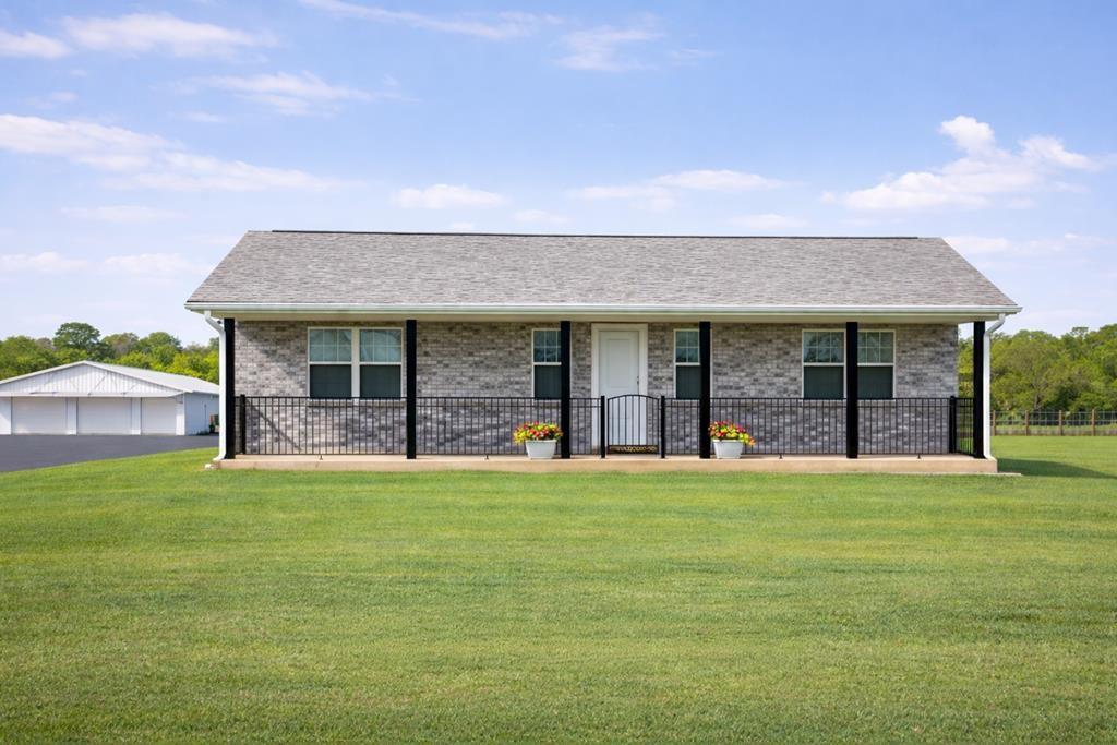 1394 FM 3343 — photo