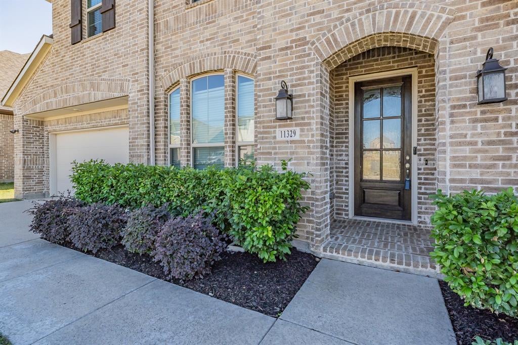 11329 Bull Head Lane — photo