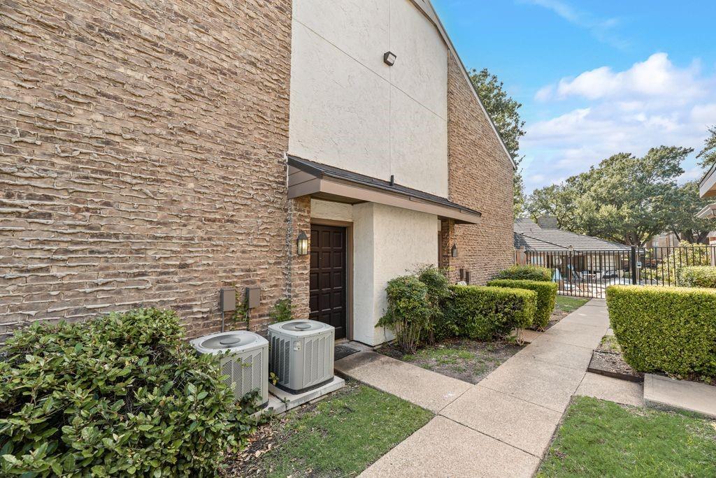 333 Melrose Drive 3B — photo
