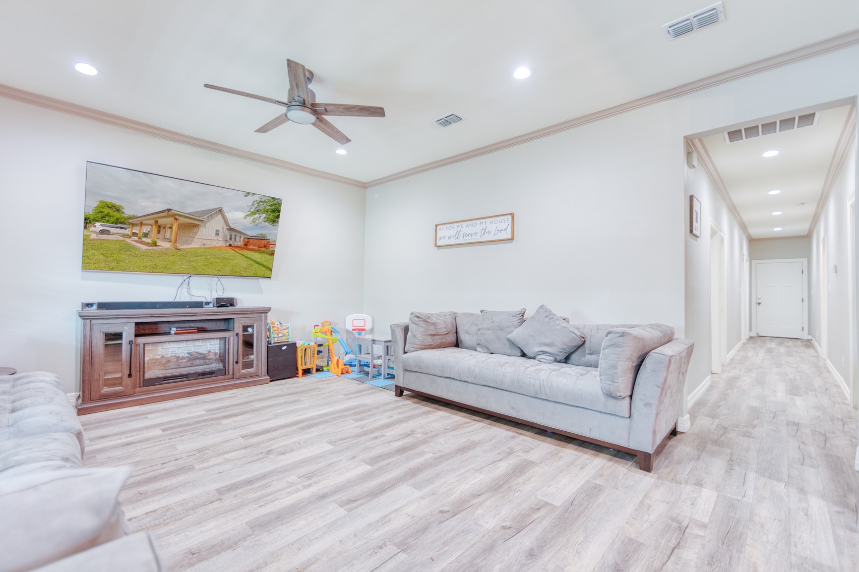 113 Smith, Tioga, TX 76271 — photo 3