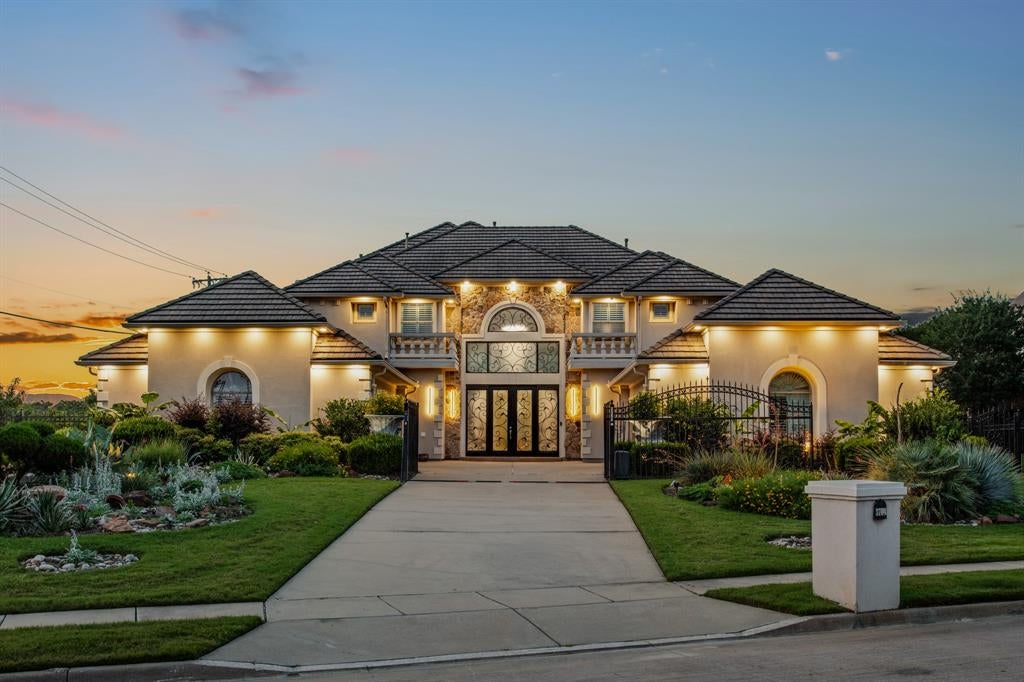 3704 Kingfisher Court — photo