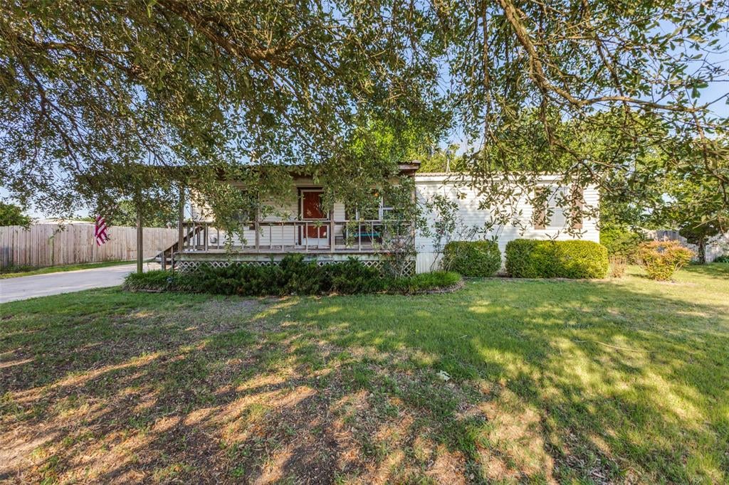 131 Squires Court — photo