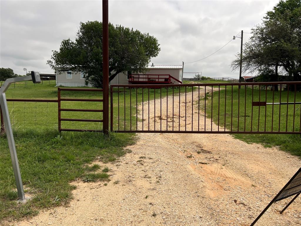 1661 County Road 195 — photo