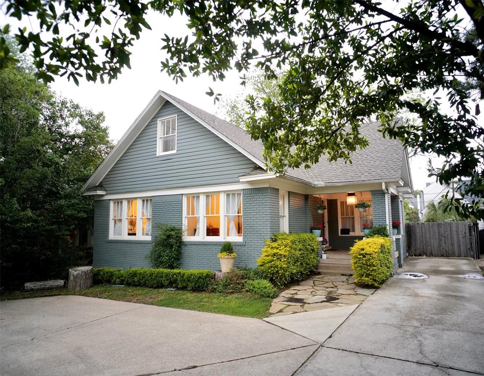 3852 Mockingbird Lane — photo