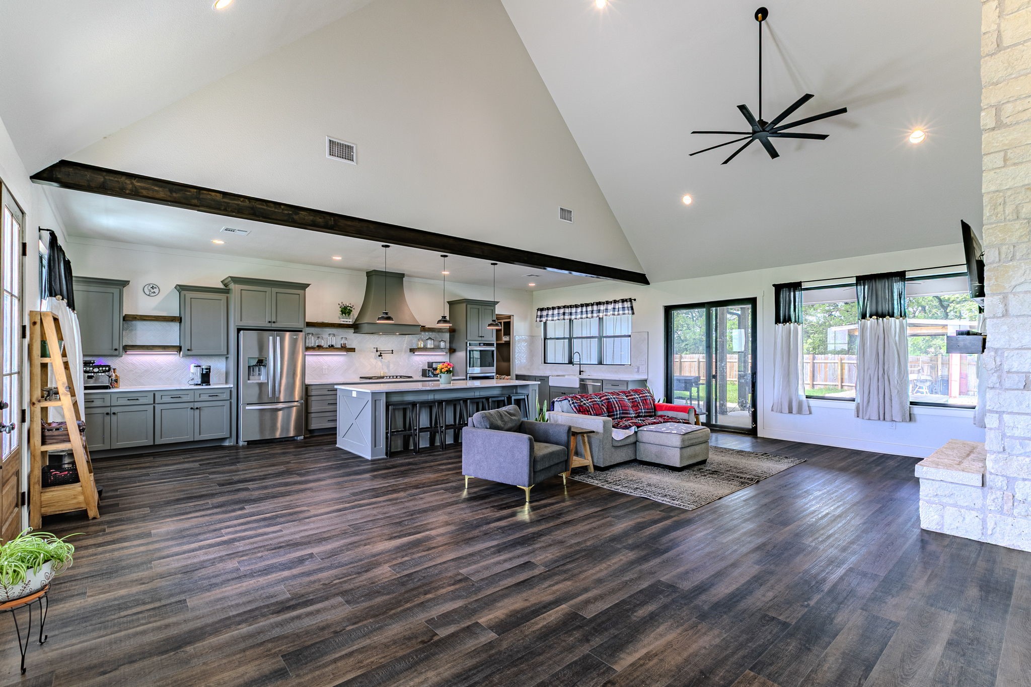 289 E Bell Road, Waco, TX 76705 — photo 2