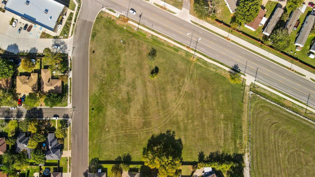 5200 E McKinney Street — photo