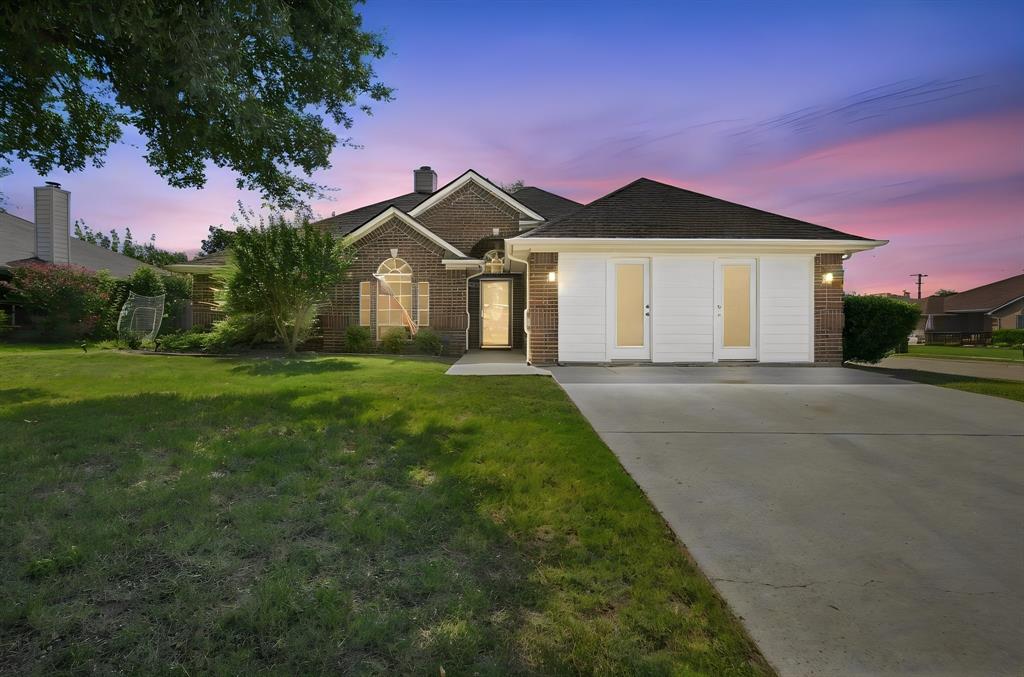 1121 SW Hillside Drive — photo