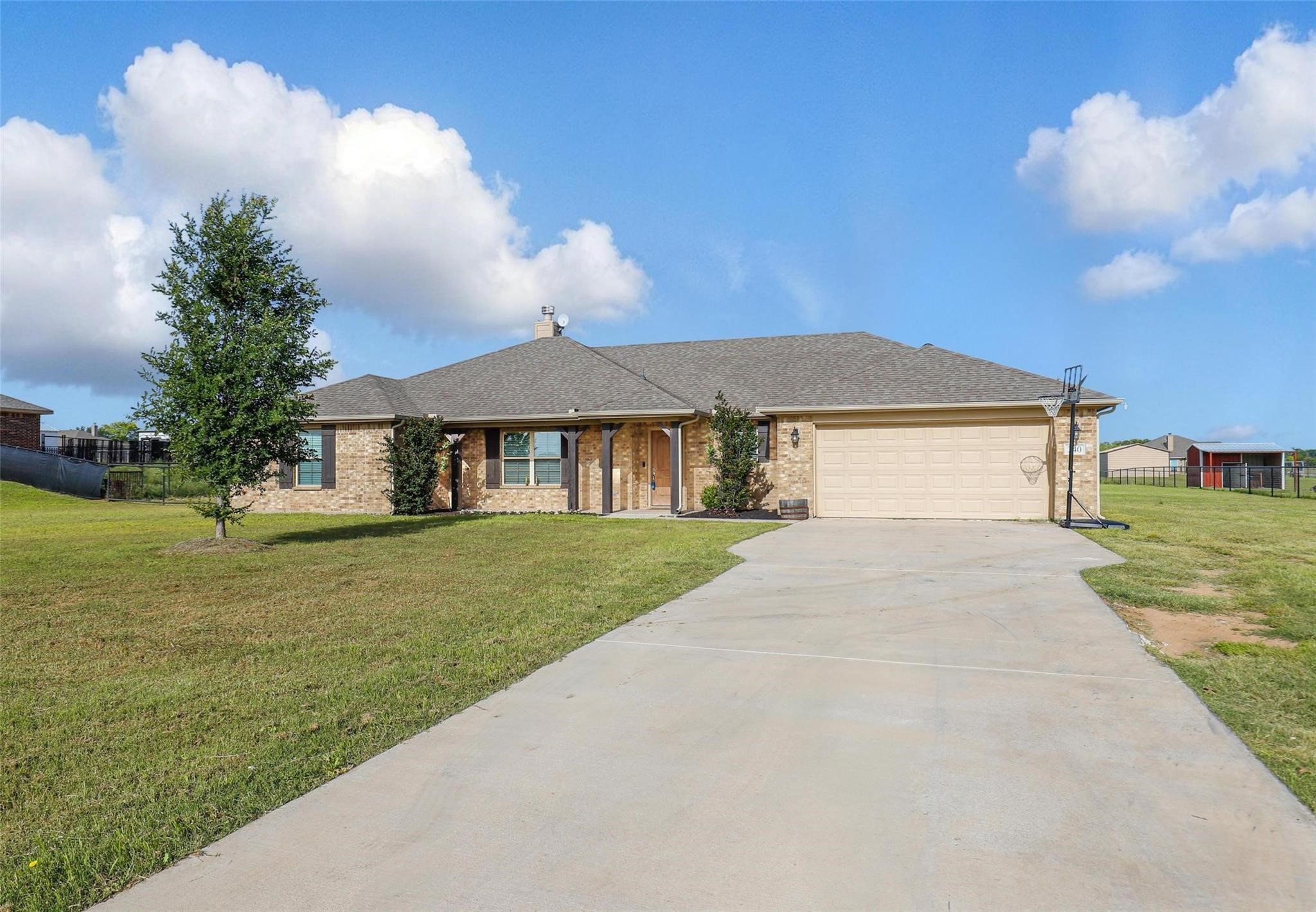 240 Springwood Ranch Loop, Springtown, TX 76082 — photo 2