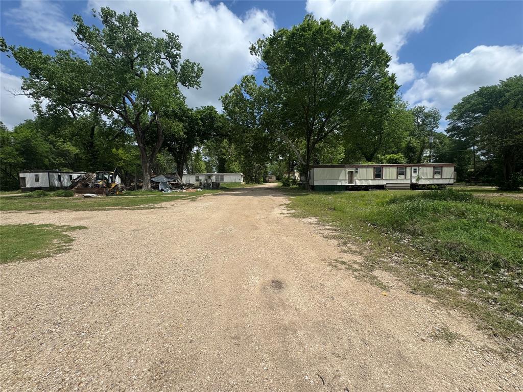 1300 S Loop Drive — photo