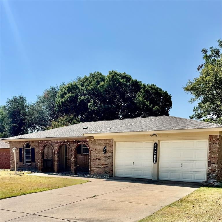 606 Pepperidge Court — photo