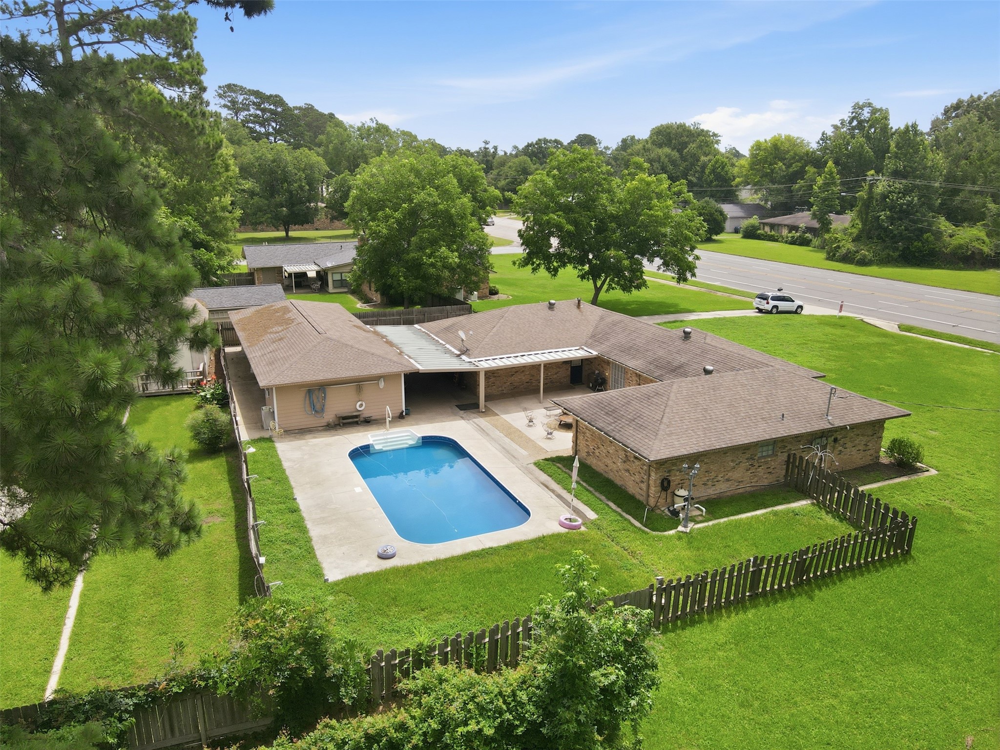 1302 W Sabine Street — photo