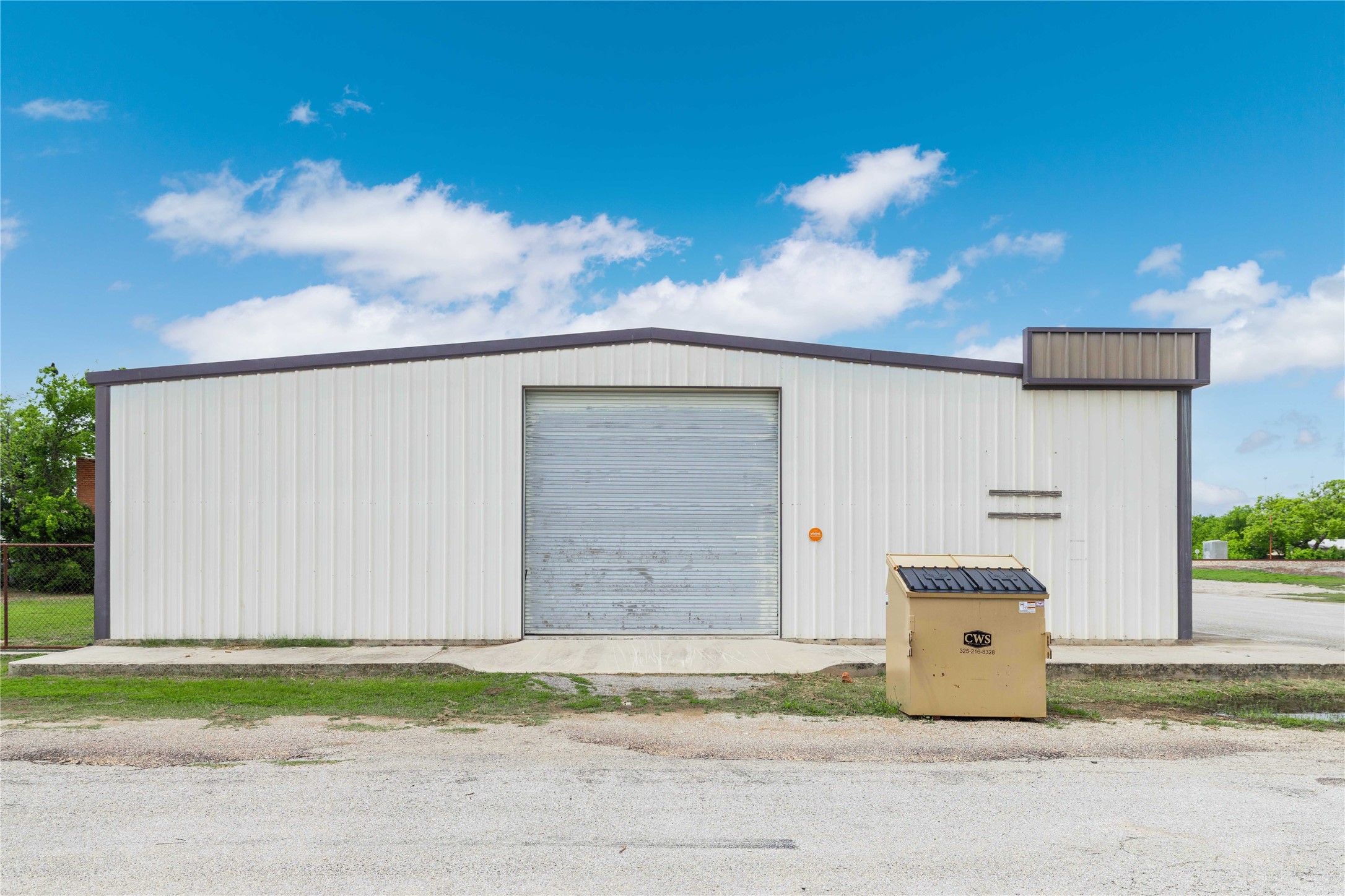 119 E Kyle Street, Bangs, TX 76823 — photo 3