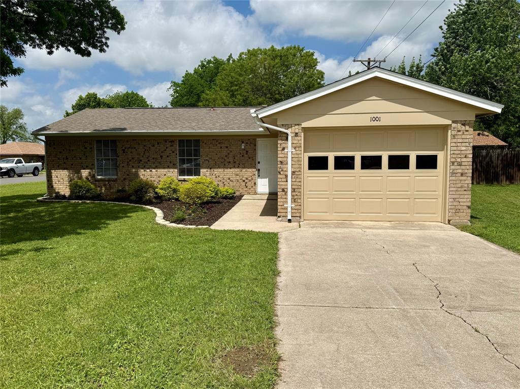 1001 Parkwood Court — photo
