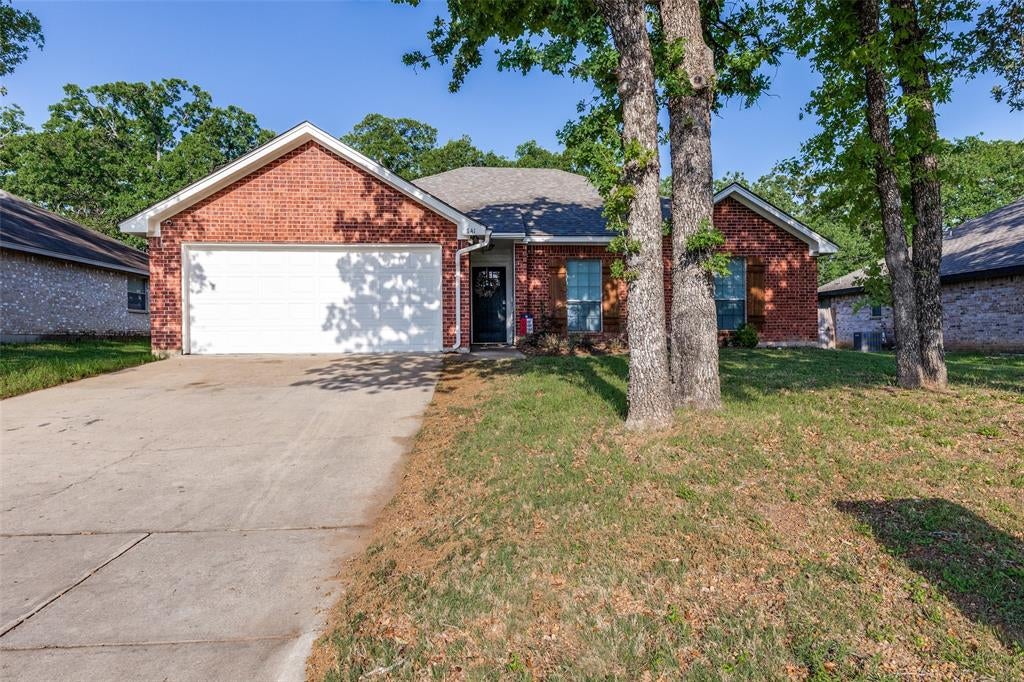 741 Oak Park Drive — photo