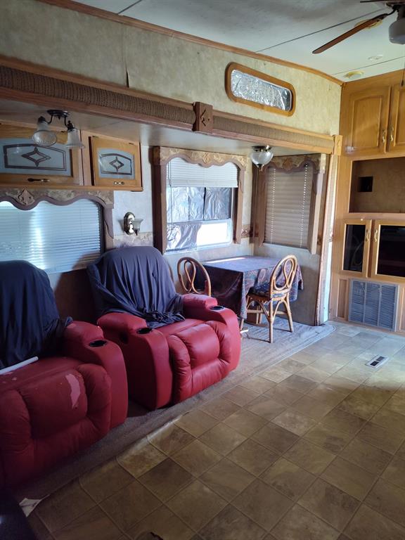 441 Hcr 2105 Loop N — photo