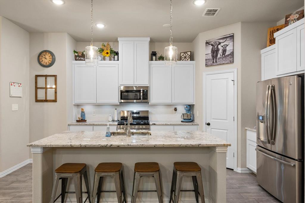 636 Mooney Drive — photo