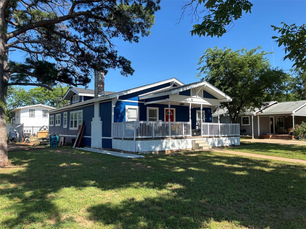 200 S Hillcrest Avenue — photo