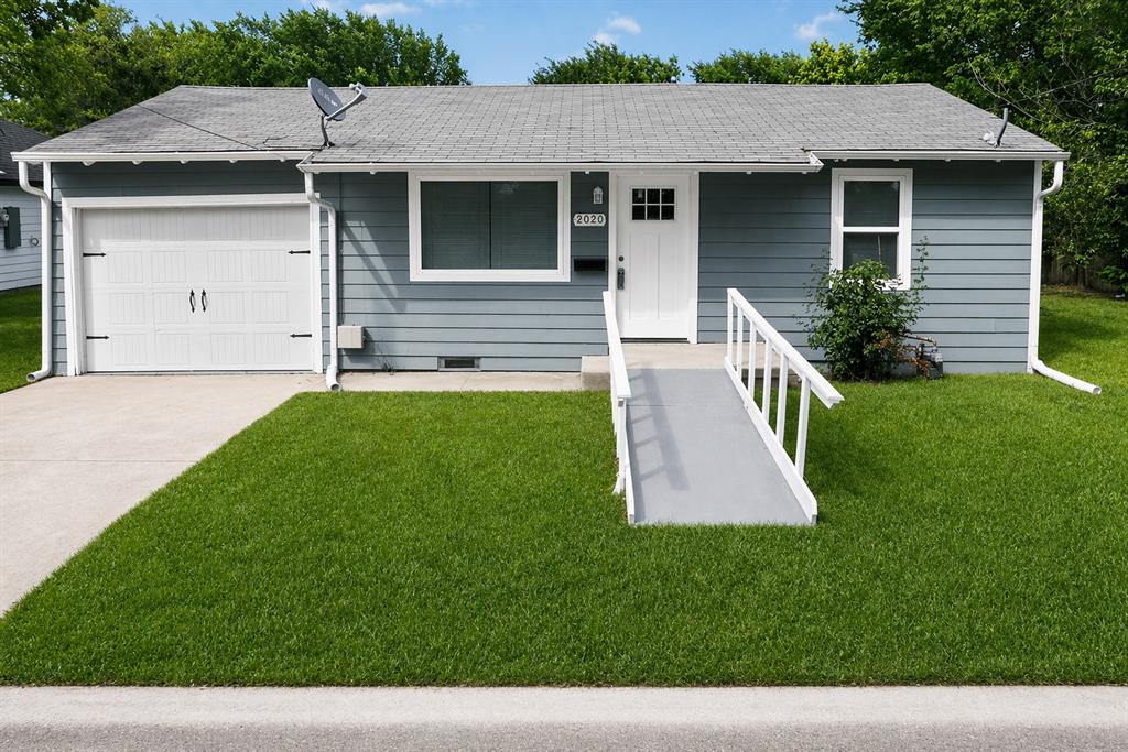 2020 Laura Street — photo