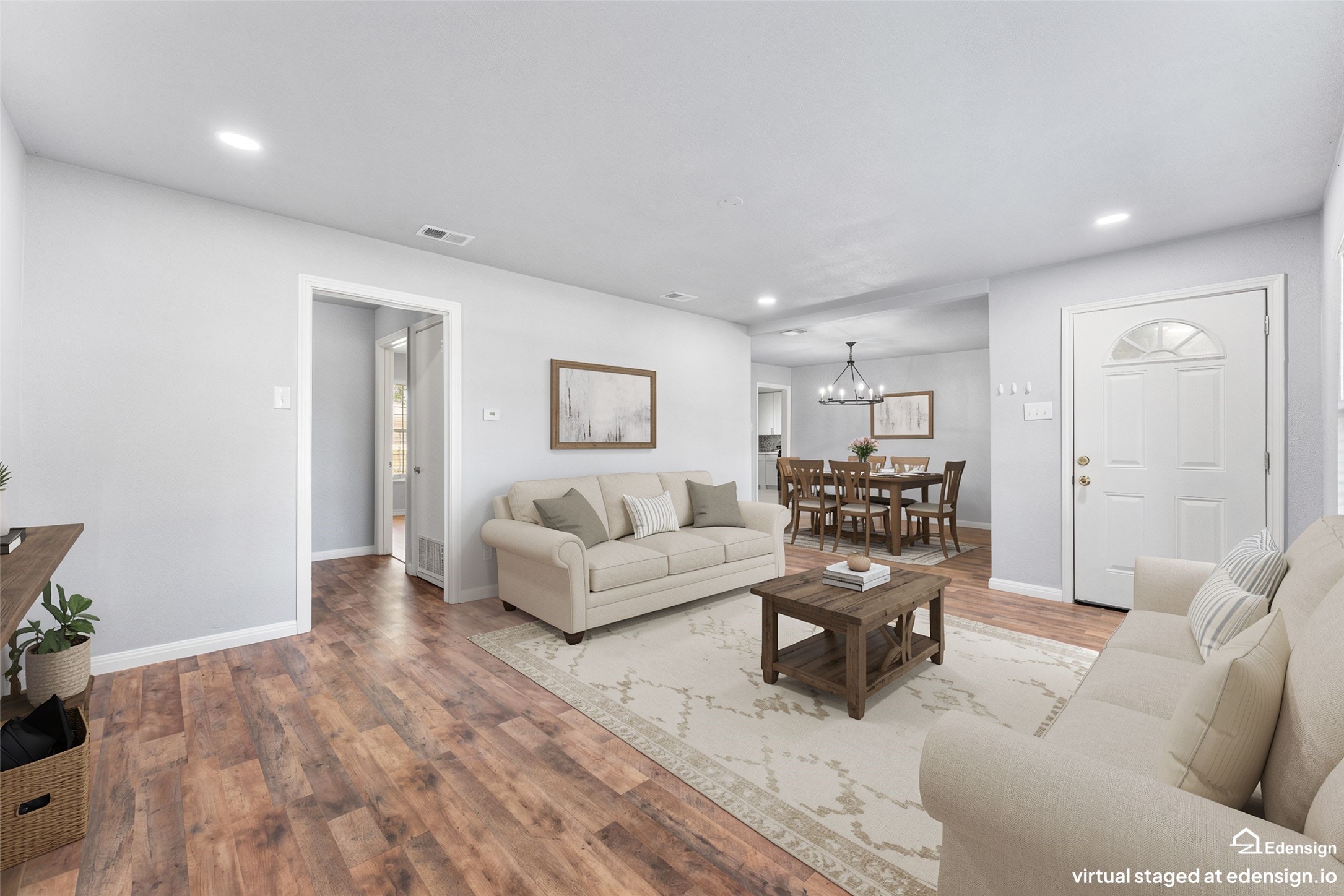 612 E 8th Street — photo