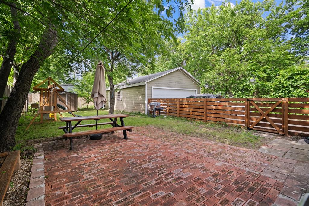 2539 Sharon Street — photo