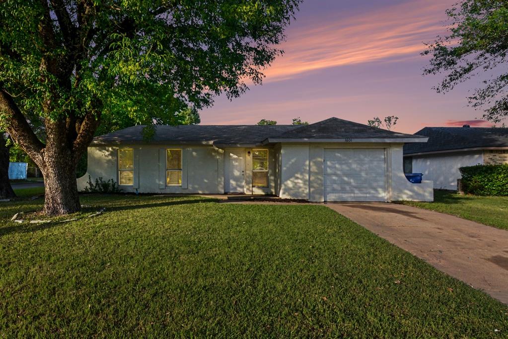 1601 Meridian Way — photo