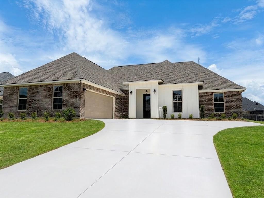 267 Woodcrest Drive — photo