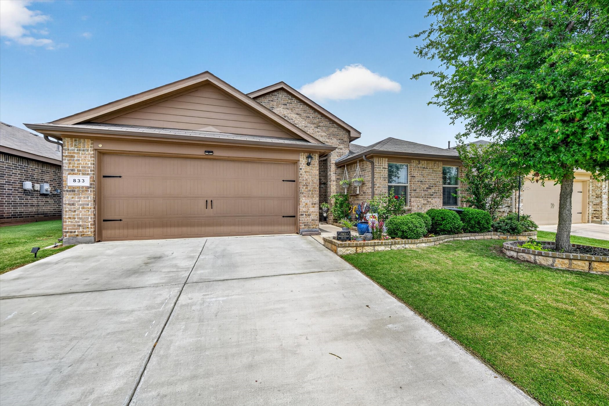 833 Rutherford Drive, Crowley, TX 76036 — photo 2