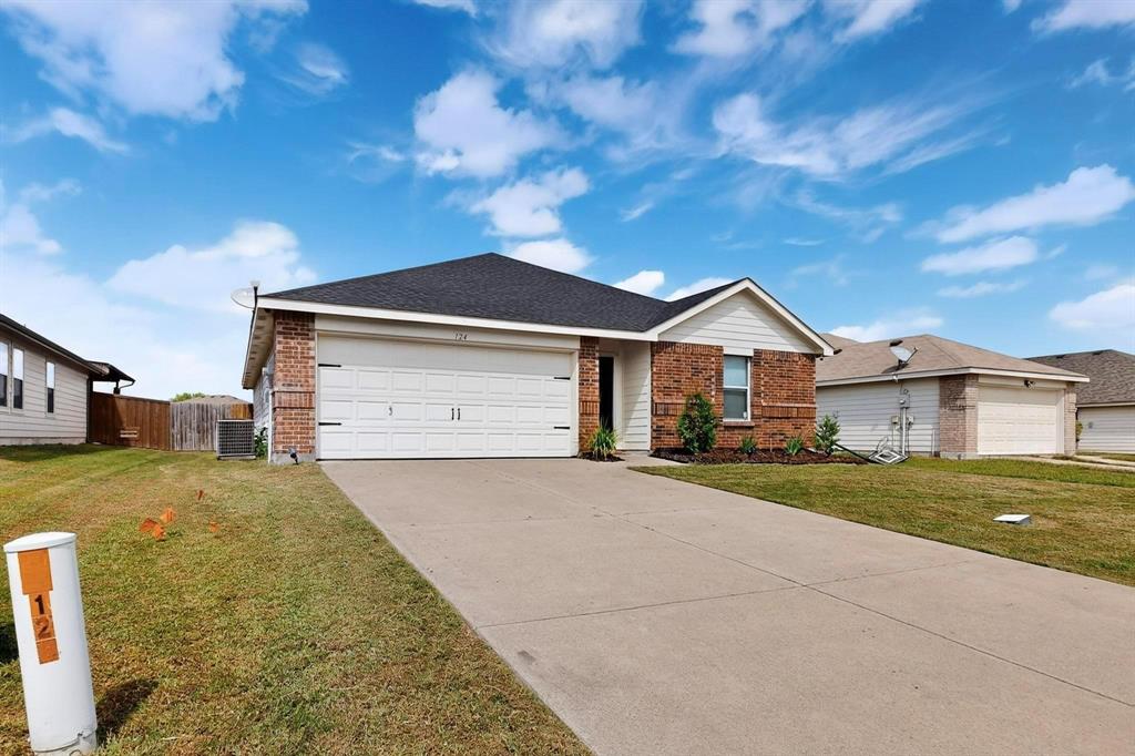124 Sandlewood Drive — photo